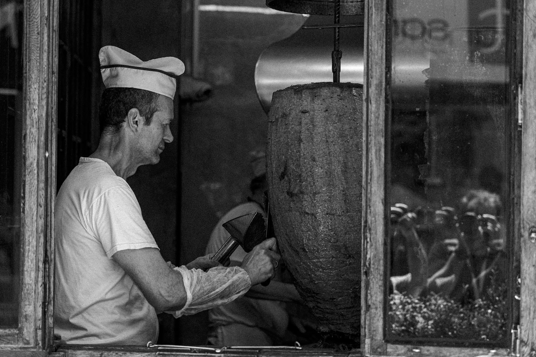 Traditioneller Yaprak Döner in Istanbul mit Tipps für authentische Lokale und Preis-Check