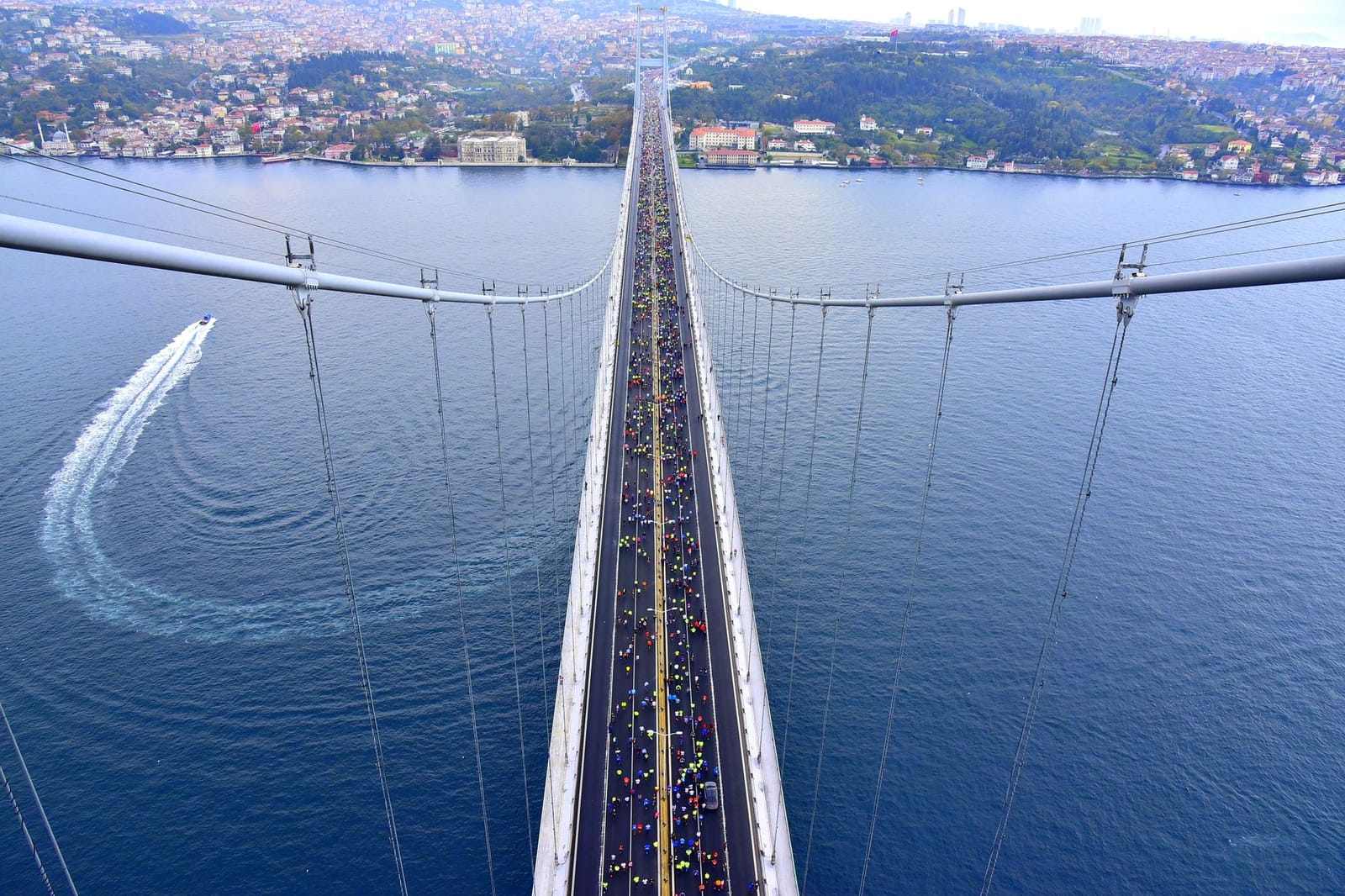 Der Istanbul Marathon 2026 mit Infos zu Brückensperrungen, den besten Aussichtspunkten und Routentipps